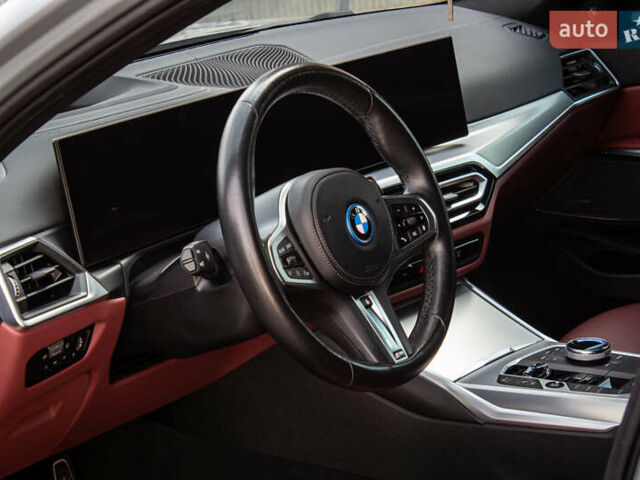 Серый БМВ 3 Серия, объемом двигателя 2 л и пробегом 35 тыс. км за 43900 $, фото 39 на Automoto.ua