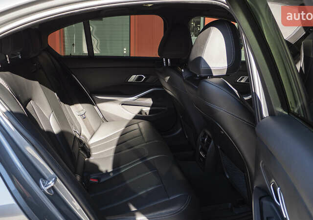 Серый БМВ 3 Серия, объемом двигателя 2 л и пробегом 26 тыс. км за 39500 $, фото 18 на Automoto.ua