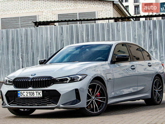 Серый БМВ 3 Серия, объемом двигателя 2 л и пробегом 35 тыс. км за 43900 $, фото 13 на Automoto.ua