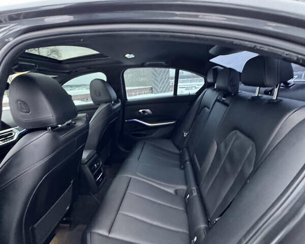 Серый БМВ 3 Серия, объемом двигателя 2 л и пробегом 44 тыс. км за 29999 $, фото 19 на Automoto.ua