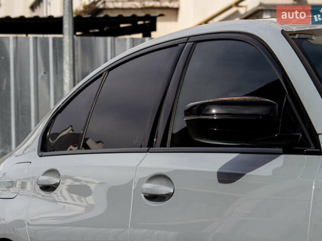 Серый БМВ 3 Серия, объемом двигателя 2 л и пробегом 35 тыс. км за 43900 $, фото 15 на Automoto.ua