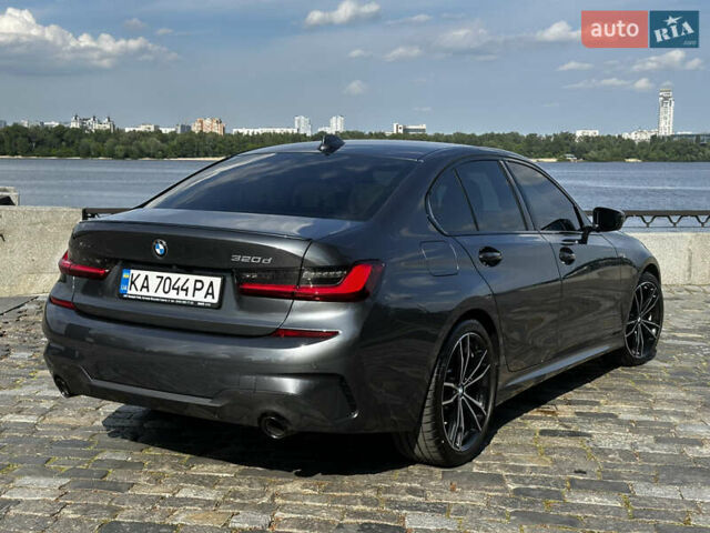 Серый БМВ 3 Серия, объемом двигателя 2 л и пробегом 4 тыс. км за 48900 $, фото 13 на Automoto.ua