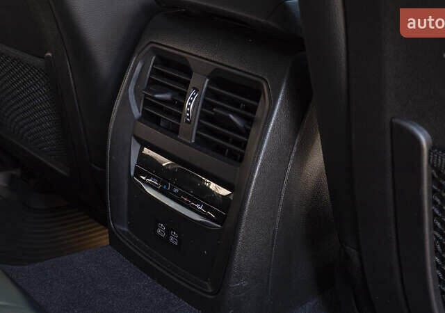 Серый БМВ 3 Серия, объемом двигателя 2 л и пробегом 26 тыс. км за 39500 $, фото 17 на Automoto.ua