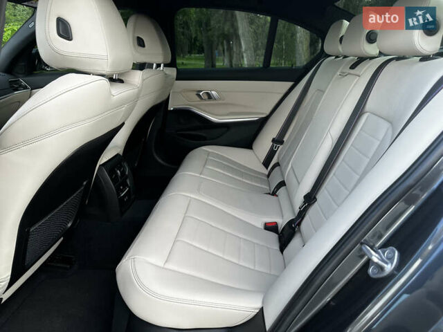 Серый БМВ 3 Серия, объемом двигателя 2 л и пробегом 4 тыс. км за 48900 $, фото 20 на Automoto.ua