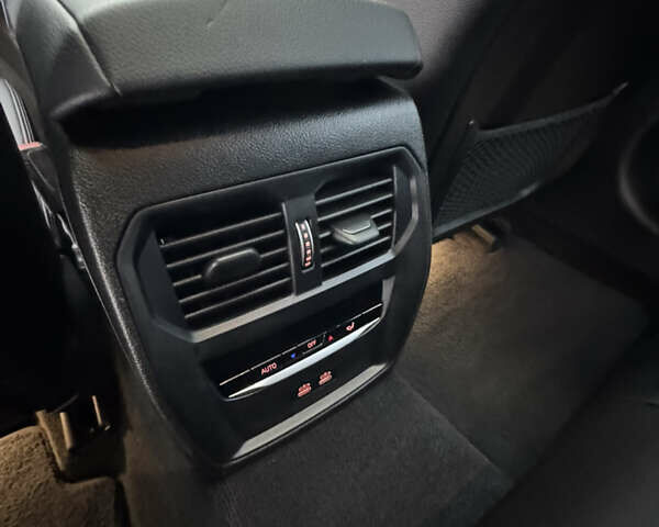 Серый БМВ 3 Серия, объемом двигателя 2 л и пробегом 44 тыс. км за 29999 $, фото 20 на Automoto.ua