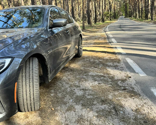 Серый БМВ 3 Серия, объемом двигателя 2 л и пробегом 28 тыс. км за 40500 $, фото 6 на Automoto.ua