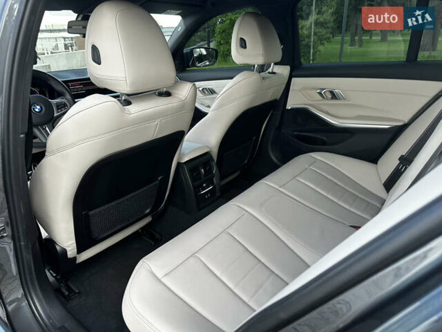 Серый БМВ 3 Серия, объемом двигателя 2 л и пробегом 4 тыс. км за 48900 $, фото 21 на Automoto.ua