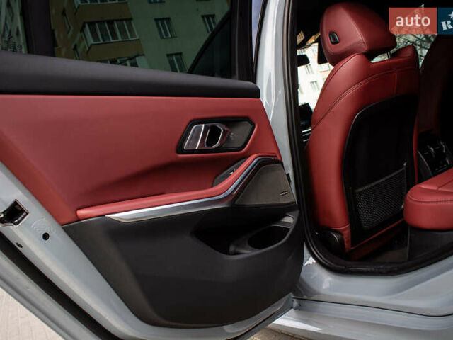 Серый БМВ 3 Серия, объемом двигателя 2 л и пробегом 35 тыс. км за 43900 $, фото 60 на Automoto.ua