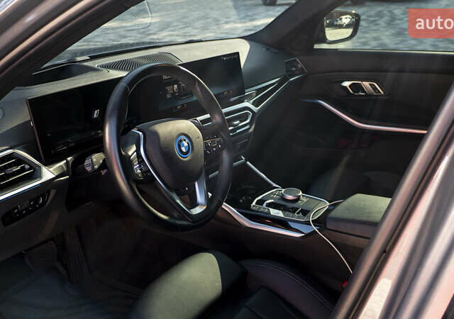 Серый БМВ 3 Серия, объемом двигателя 2 л и пробегом 26 тыс. км за 39500 $, фото 10 на Automoto.ua