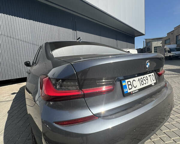 Серый БМВ 3 Серия, объемом двигателя 2 л и пробегом 135 тыс. км за 29090 $, фото 8 на Automoto.ua