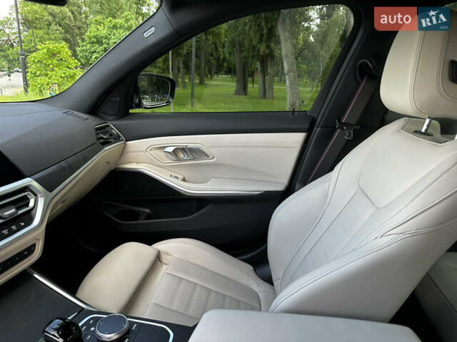 Серый БМВ 3 Серия, объемом двигателя 2 л и пробегом 4 тыс. км за 48900 $, фото 31 на Automoto.ua
