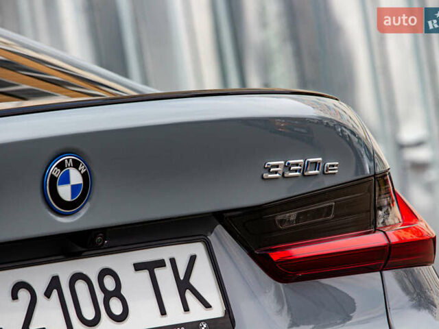 Серый БМВ 3 Серия, объемом двигателя 2 л и пробегом 35 тыс. км за 43900 $, фото 24 на Automoto.ua