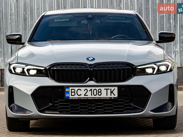 Серый БМВ 3 Серия, объемом двигателя 2 л и пробегом 35 тыс. км за 43900 $, фото 6 на Automoto.ua