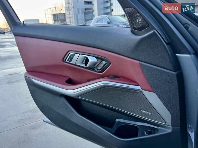 БМВ 3 Серия 2022 в Киеве на Automoto.ua Серый БМВ 3 Серия, объемом двигателя 3 л и пробегом 86 тыс. км за 49990 $, фото 40 на Automoto.ua