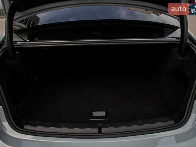 Серый БМВ 3 Серия, объемом двигателя 2 л и пробегом 35 тыс. км за 43900 $, фото 35 на Automoto.ua