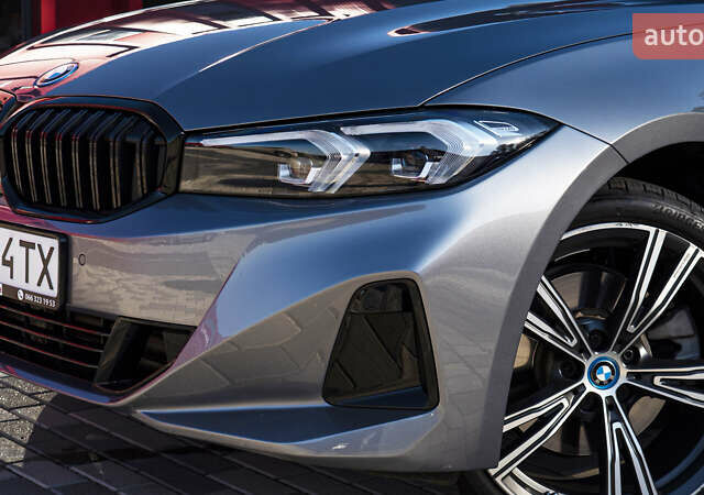 Серый БМВ 3 Серия, объемом двигателя 2 л и пробегом 26 тыс. км за 39500 $, фото 1 на Automoto.ua