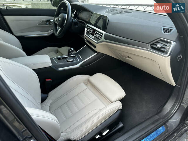 Серый БМВ 3 Серия, объемом двигателя 2 л и пробегом 4 тыс. км за 48900 $, фото 23 на Automoto.ua