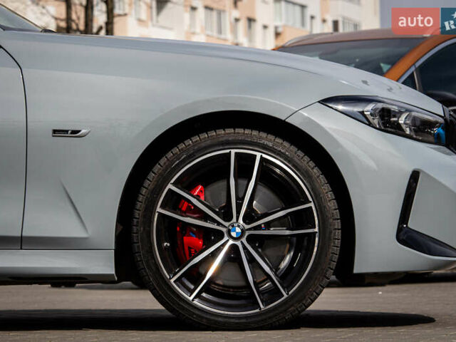 Серый БМВ 3 Серия, объемом двигателя 2 л и пробегом 35 тыс. км за 43900 $, фото 11 на Automoto.ua