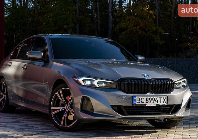 Серый БМВ 3 Серия, объемом двигателя 2 л и пробегом 26 тыс. км за 39500 $, фото 2 на Automoto.ua