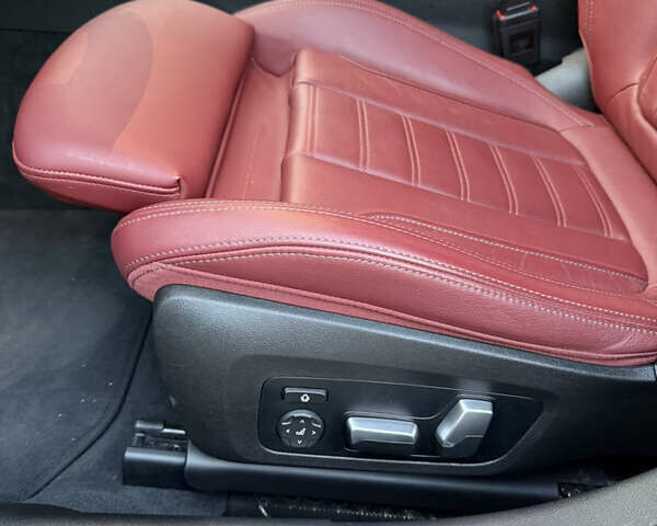 Сірий БМВ 3 Серія, об'ємом двигуна 2 л та пробігом 10 тис. км за 49200 $, фото 46 на Automoto.ua