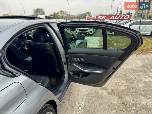 Серый БМВ 3 Серия, объемом двигателя 2 л и пробегом 15 тыс. км за 45000 $, фото 25 на Automoto.ua