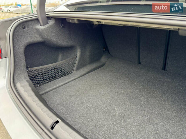 Серый БМВ 3 Серия, объемом двигателя 2 л и пробегом 15 тыс. км за 45000 $, фото 42 на Automoto.ua