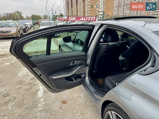 Серый БМВ 3 Серия, объемом двигателя 2 л и пробегом 15 тыс. км за 45000 $, фото 16 на Automoto.ua