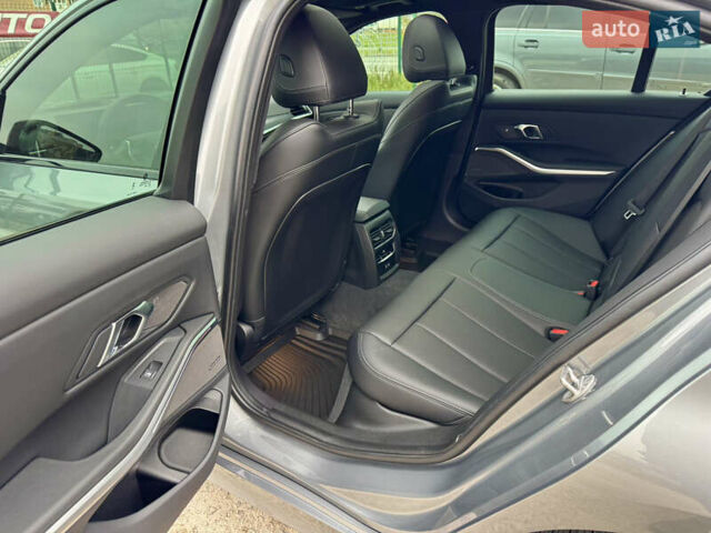Серый БМВ 3 Серия, объемом двигателя 2 л и пробегом 15 тыс. км за 45000 $, фото 21 на Automoto.ua