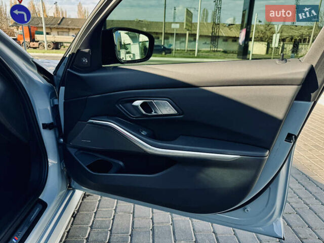 Серый БМВ 3 Серия, объемом двигателя 3 л и пробегом 37 тыс. км за 50800 $, фото 15 на Automoto.ua