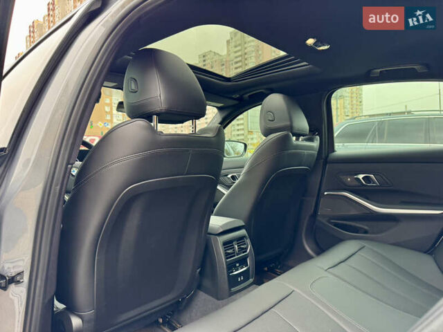 Серый БМВ 3 Серия, объемом двигателя 2 л и пробегом 15 тыс. км за 45000 $, фото 22 на Automoto.ua