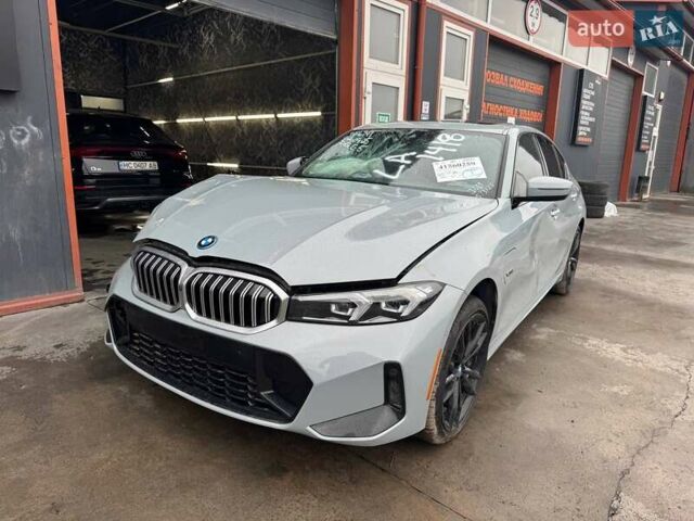 Серый БМВ 3 Серия, объемом двигателя 2 л и пробегом 41 тыс. км за 29900 $, фото 1 на Automoto.ua