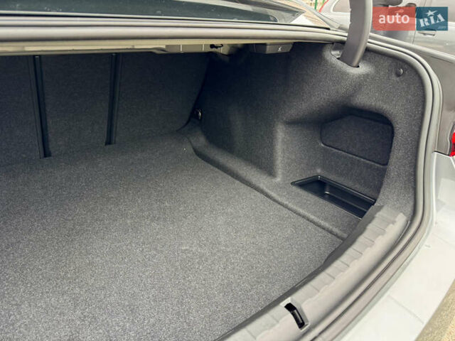 Серый БМВ 3 Серия, объемом двигателя 2 л и пробегом 15 тыс. км за 45000 $, фото 43 на Automoto.ua