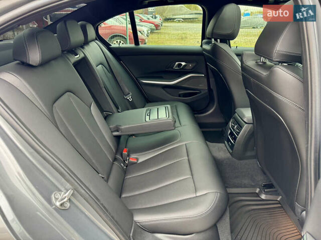 Серый БМВ 3 Серия, объемом двигателя 2 л и пробегом 15 тыс. км за 45000 $, фото 29 на Automoto.ua