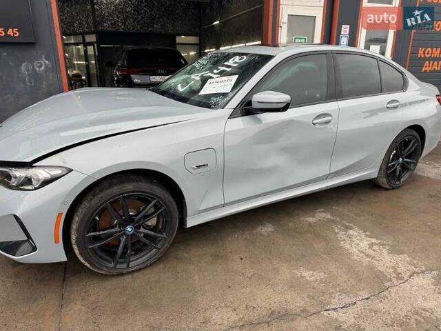 Серый БМВ 3 Серия, объемом двигателя 2 л и пробегом 41 тыс. км за 29900 $, фото 2 на Automoto.ua