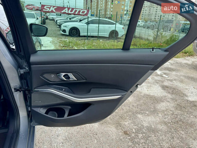 Серый БМВ 3 Серия, объемом двигателя 2 л и пробегом 15 тыс. км за 45000 $, фото 26 на Automoto.ua