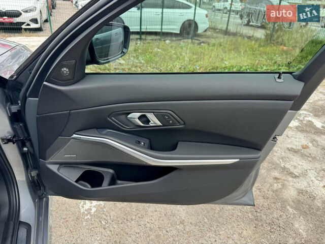 Серый БМВ 3 Серия, объемом двигателя 2 л и пробегом 15 тыс. км за 45000 $, фото 34 на Automoto.ua