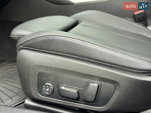 Серый БМВ 3 Серия, объемом двигателя 2 л и пробегом 15 тыс. км за 45000 $, фото 15 на Automoto.ua