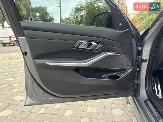 Серый БМВ 3 Серия, объемом двигателя 3 л и пробегом 19 тыс. км за 49999 $, фото 37 на Automoto.ua