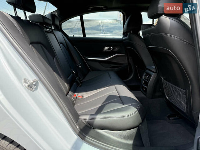 Серый БМВ 3 Серия, объемом двигателя 3 л и пробегом 17 тыс. км за 62000 $, фото 17 на Automoto.ua