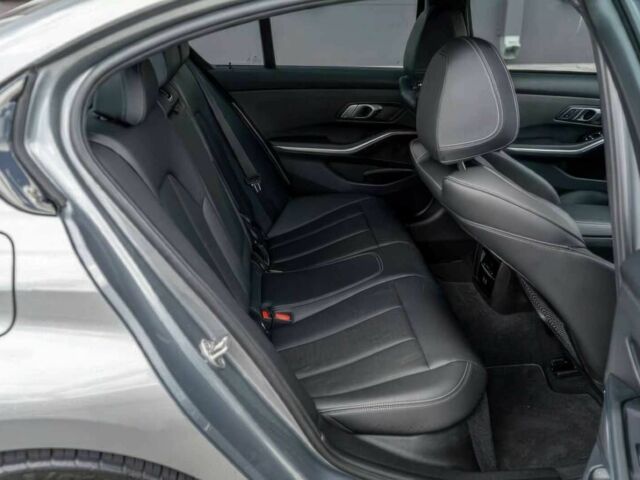 Сірий БМВ 3 Серія, об'ємом двигуна 3 л та пробігом 17 тис. км за 42000 $, фото 10 на Automoto.ua