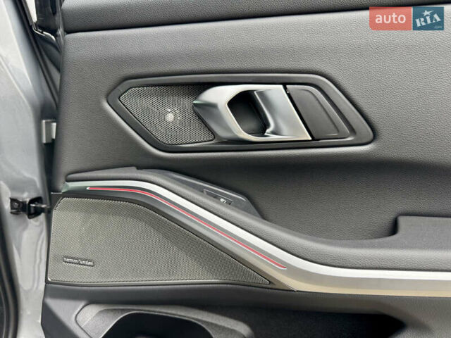 Серый БМВ 3 Серия, объемом двигателя 2 л и пробегом 15 тыс. км за 45000 $, фото 27 на Automoto.ua