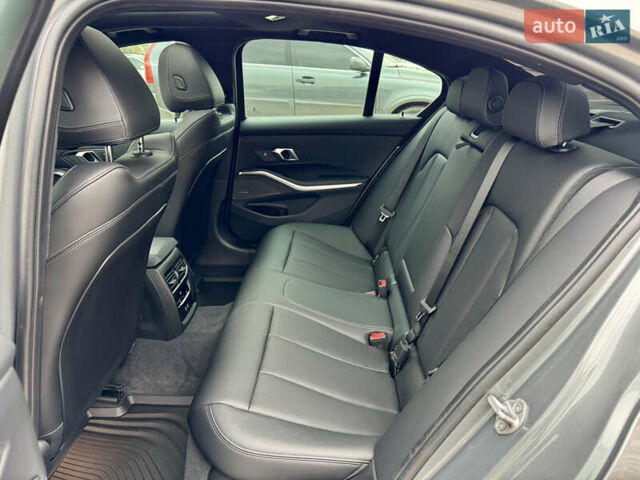 Серый БМВ 3 Серия, объемом двигателя 2 л и пробегом 15 тыс. км за 45000 $, фото 20 на Automoto.ua