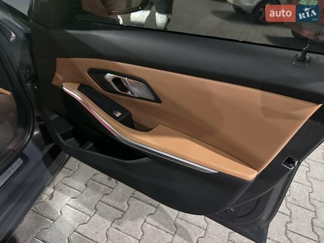 Серый БМВ 3 Серия, объемом двигателя 3 л и пробегом 20 тыс. км за 61500 $, фото 25 на Automoto.ua