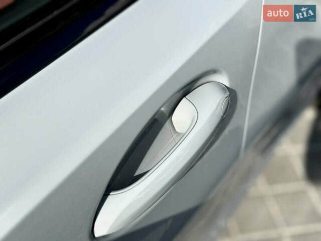 Серый БМВ 3 Серия, объемом двигателя 2 л и пробегом 8 тыс. км за 58000 $, фото 21 на Automoto.ua