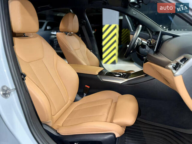 Сірий БМВ 3 Серія, об'ємом двигуна 3 л та пробігом 8 тис. км за 65000 $, фото 37 на Automoto.ua