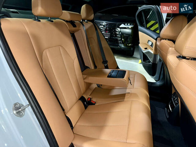 Сірий БМВ 3 Серія, об'ємом двигуна 3 л та пробігом 8 тис. км за 65000 $, фото 33 на Automoto.ua