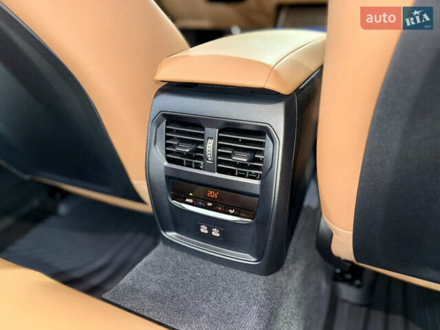 Сірий БМВ 3 Серія, об'ємом двигуна 3 л та пробігом 8 тис. км за 65000 $, фото 35 на Automoto.ua