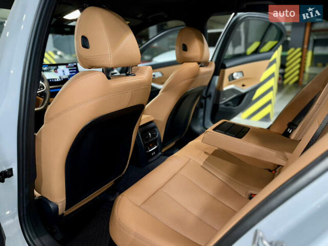 Сірий БМВ 3 Серія, об'ємом двигуна 3 л та пробігом 8 тис. км за 65000 $, фото 27 на Automoto.ua