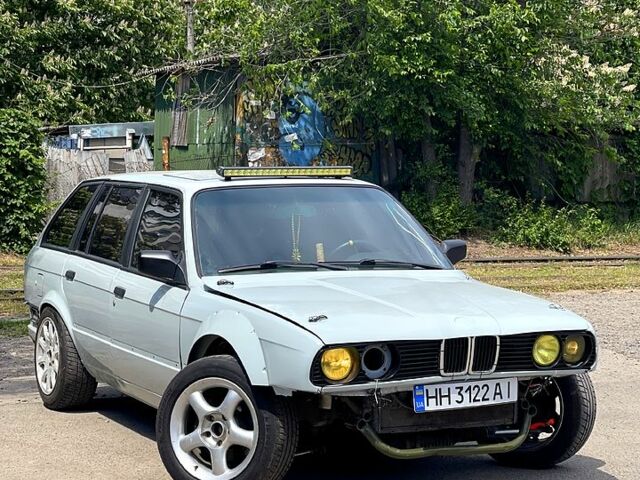 Серый БМВ 3 Серия, объемом двигателя 1.8 л и пробегом 370 тыс. км за 9000 $, фото 1 на Automoto.ua