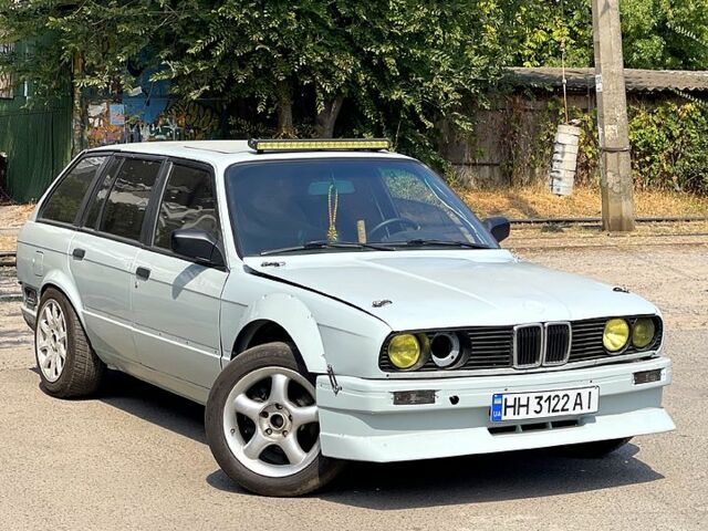 Серый БМВ 3 Серия, объемом двигателя 1.8 л и пробегом 370 тыс. км за 9000 $, фото 1 на Automoto.ua